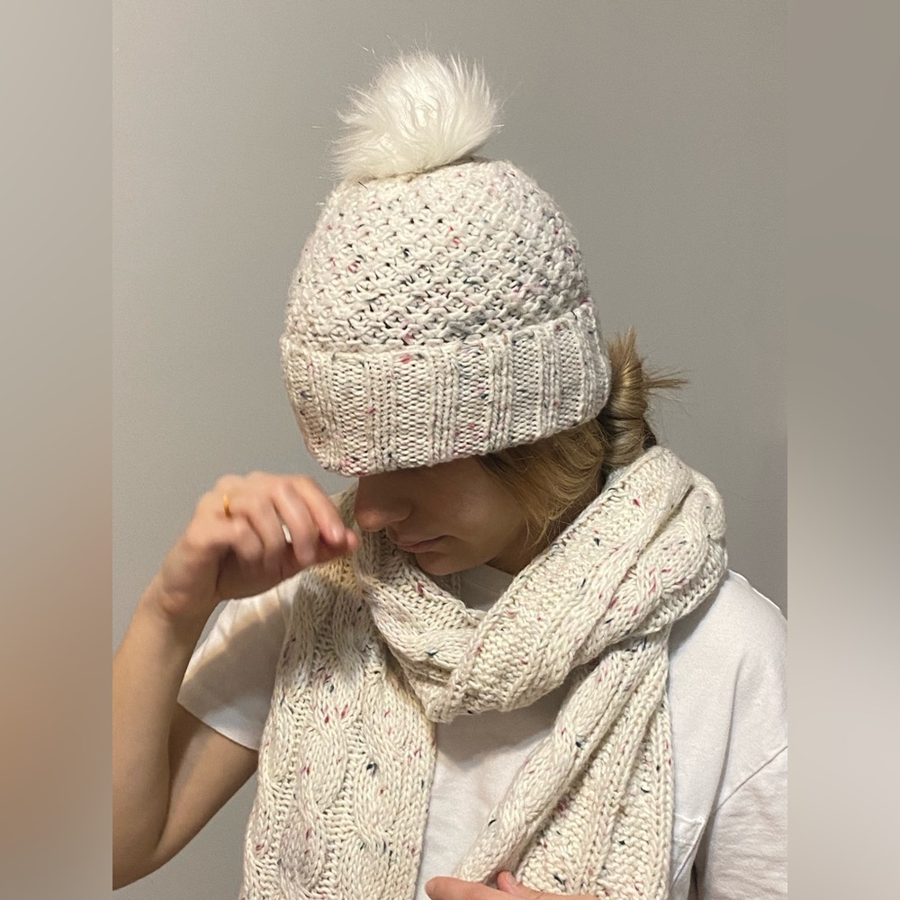Hollister cream knitted scarf and pompom beanie hat 2pc set